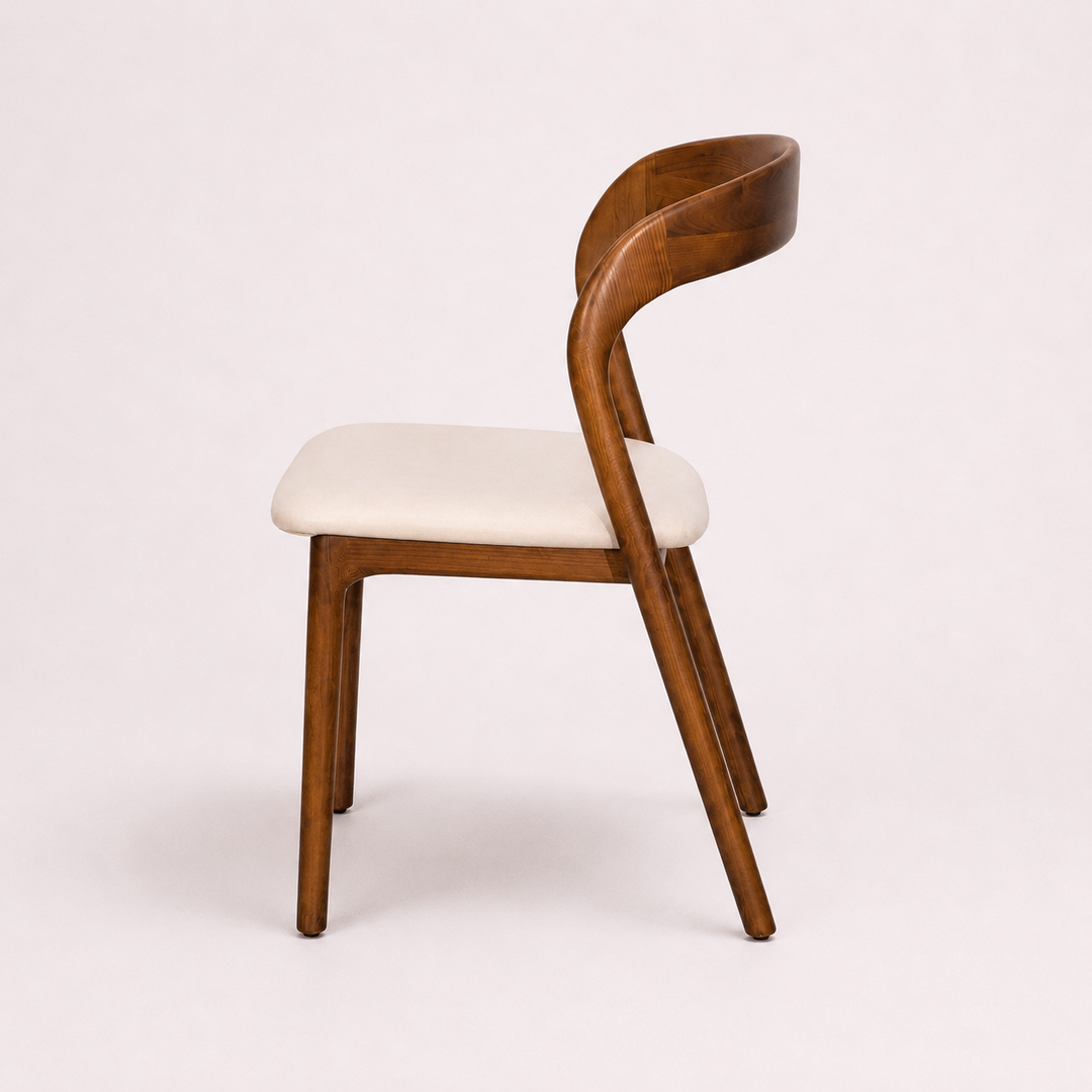 silla de madera vista lateral estructura curvada